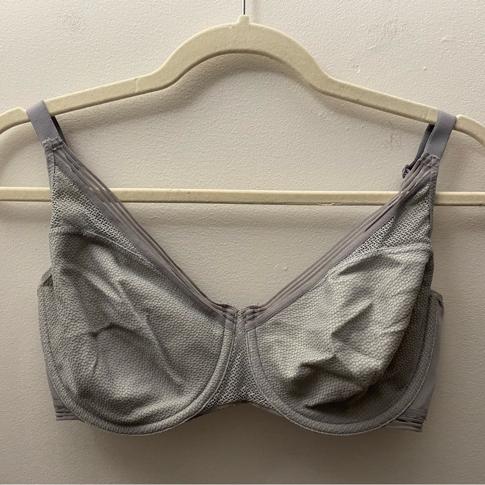 Gray t-shirt underwire bra, size 32DDD